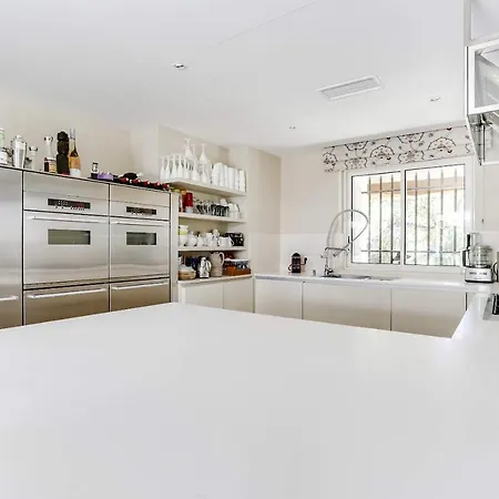 12 Guests Amazing Villa, Saint-tropez
